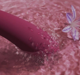 SVAKOM - AMY 2 G-Spot & Clitoral Vibrator - Violet